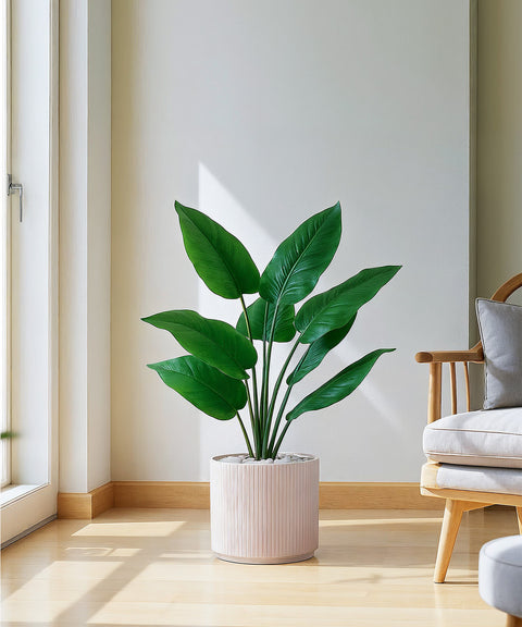 Manhattan Bloom Fiberglass Planter