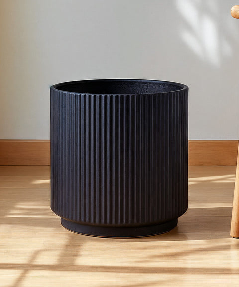 Manhattan Bloom Fiberglass Planter