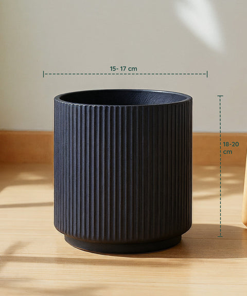 Manhattan Bloom Fiberglass Planter