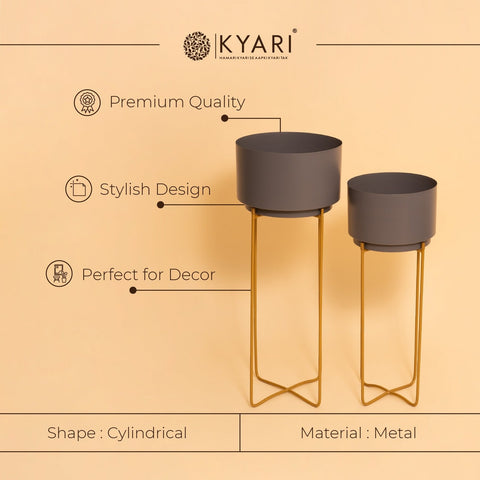 Kyari metal plant stand with Grey planter